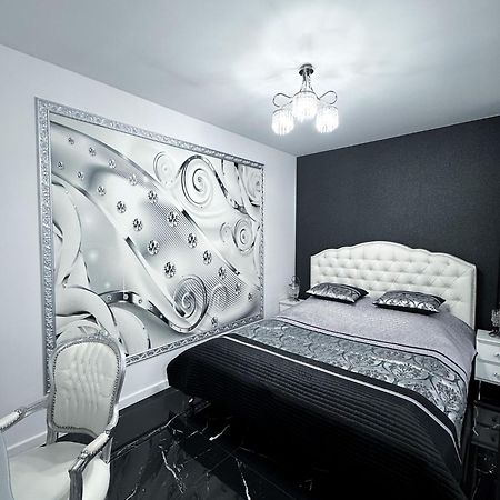 Apartament Glamour Gniezno Esterno foto