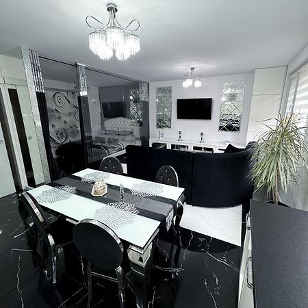 Apartament Glamour Gniezno Esterno foto