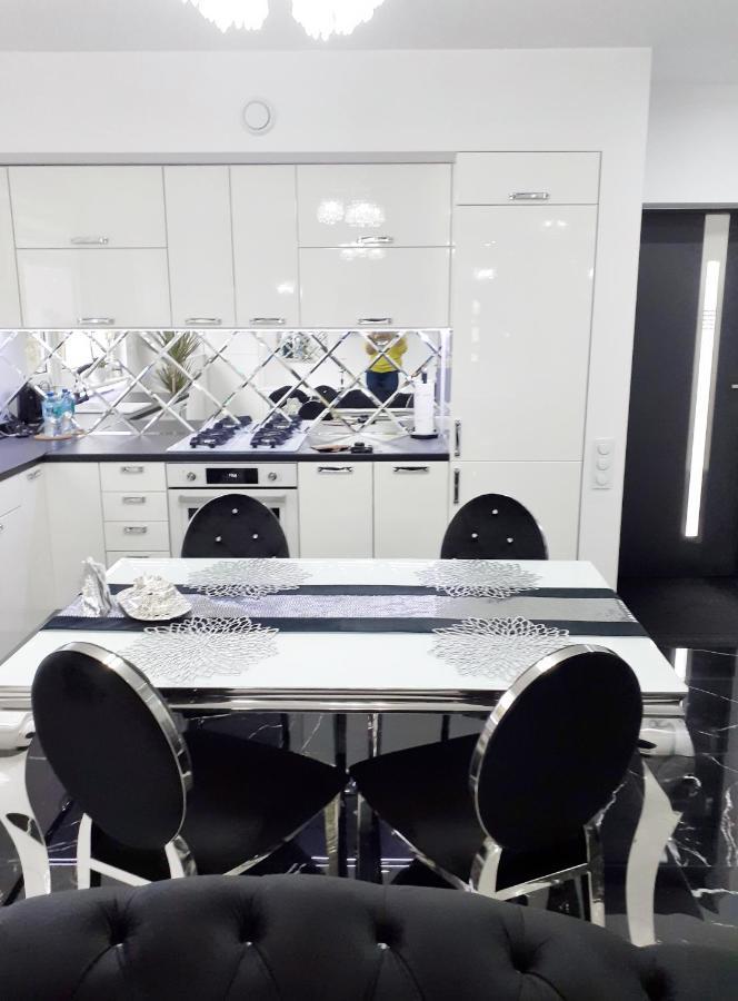 Apartament Glamour Gniezno Esterno foto