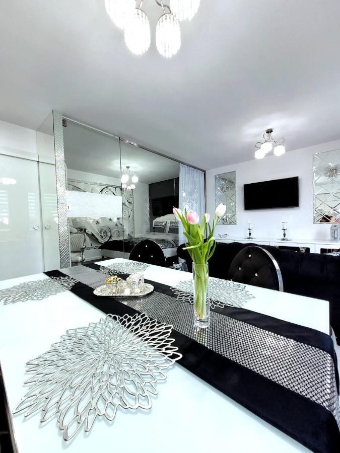 Apartament Glamour Gniezno Esterno foto