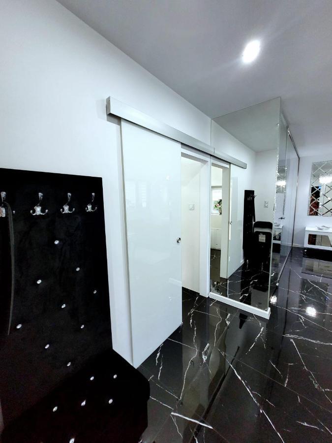 Apartament Glamour Gniezno Esterno foto