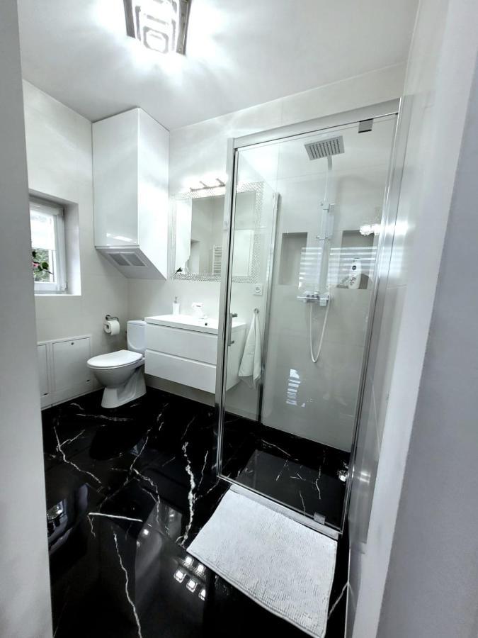 Apartament Glamour Gniezno Esterno foto
